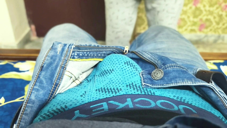 rruh_2024: Llevé a mi amigo a la habitación de Oyo y...