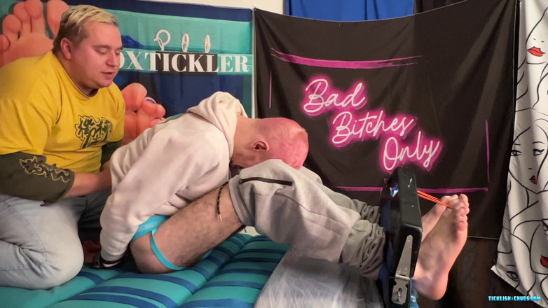 Ticklish Chubs: シカゴ・チェイスはくすぐりが必要