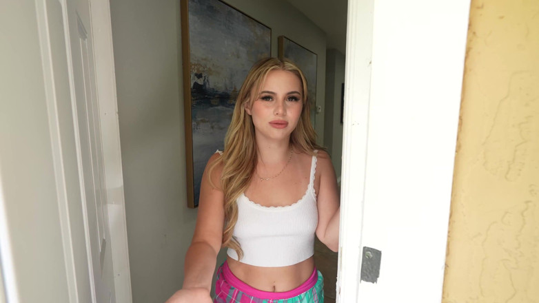Teen StepSis: 내 여친 천사 Summers와 룸메이트 Aria Banks 따먹기