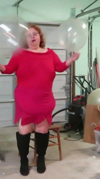 Minha bunda gorda abre alguns enormes balões claros