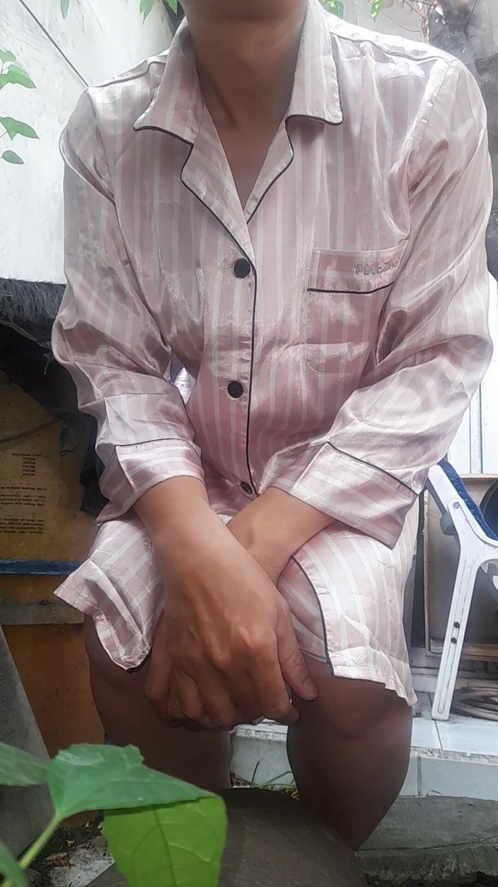 Naomisinka: Saténové pyžamové šaty fetiš crossdresser masturbace mrdka