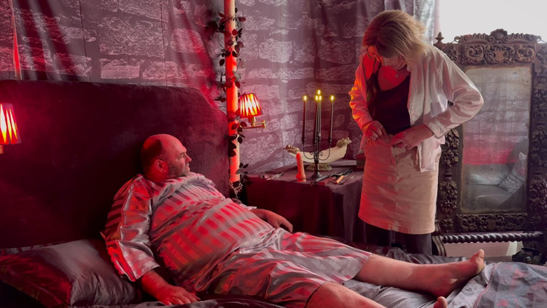 Aaexperinces trans: Part 1- Lanista Bear Introduces Our New Maid Jayne and Test...