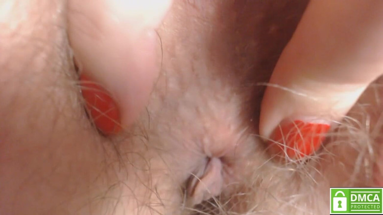 Risky Hairy Couple: Foarte aproape jucându-se cu pizda păroasă și curul
