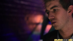 Porn Gutter: Jess West se fait étirer