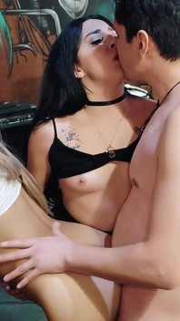 Người lạ Latina