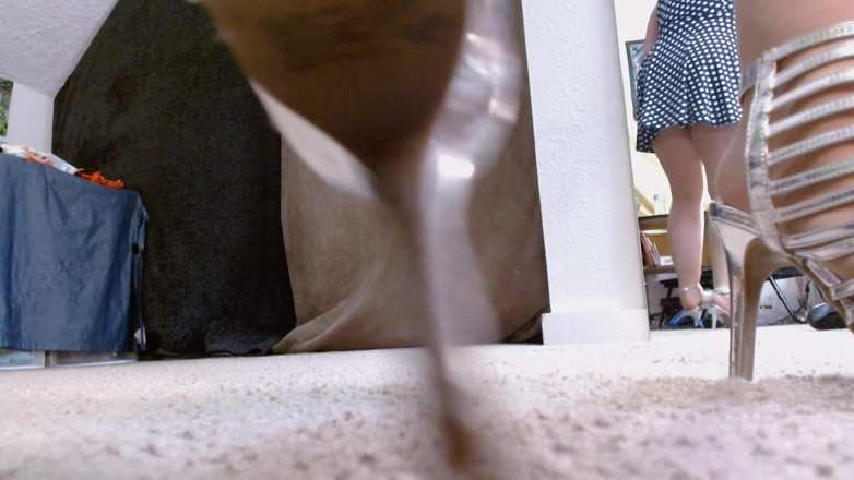 dawnskye1962: 1408 Peeking up My Skirt Pantyhose and Heels From Vintage...