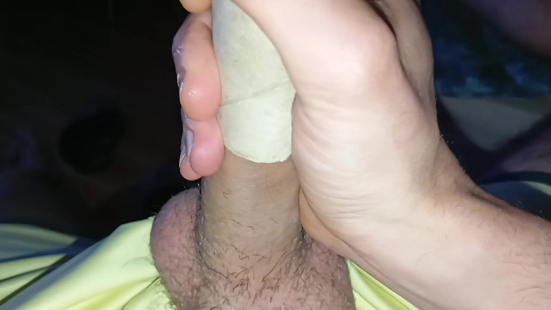 Elvissc: Der so geile typ mit seinem großen schwanz fickt weiter...