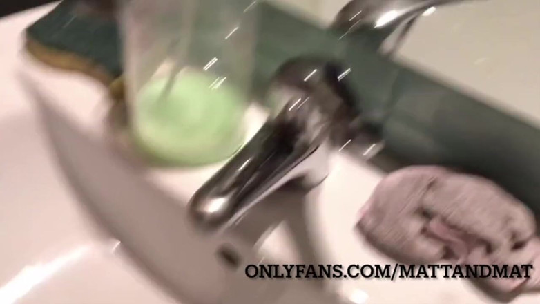 Matt_AP: Ginger cums in the bathroom at work