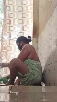 Sesso india con bagno aperto video