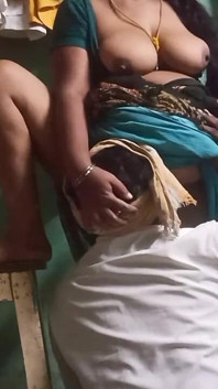 Desi Tamil - masukkan zakar ke dalam pepek abang tiri dan adik tiri