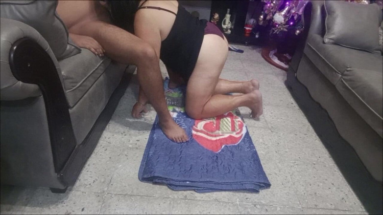 Sofixxx: 我邻居的奶奶给了我一个很棒的口交