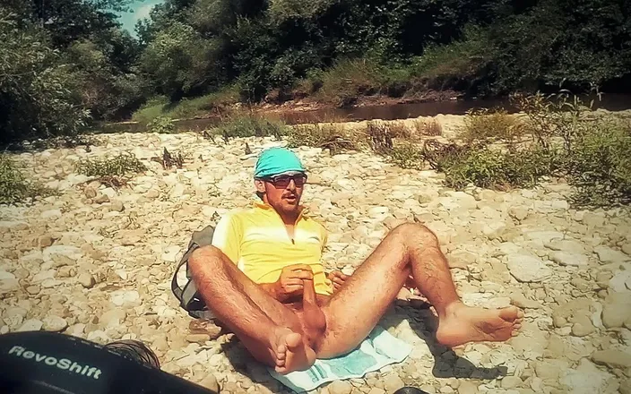 Aerostar: Nudist Jerking and Cumming by the River Exhib