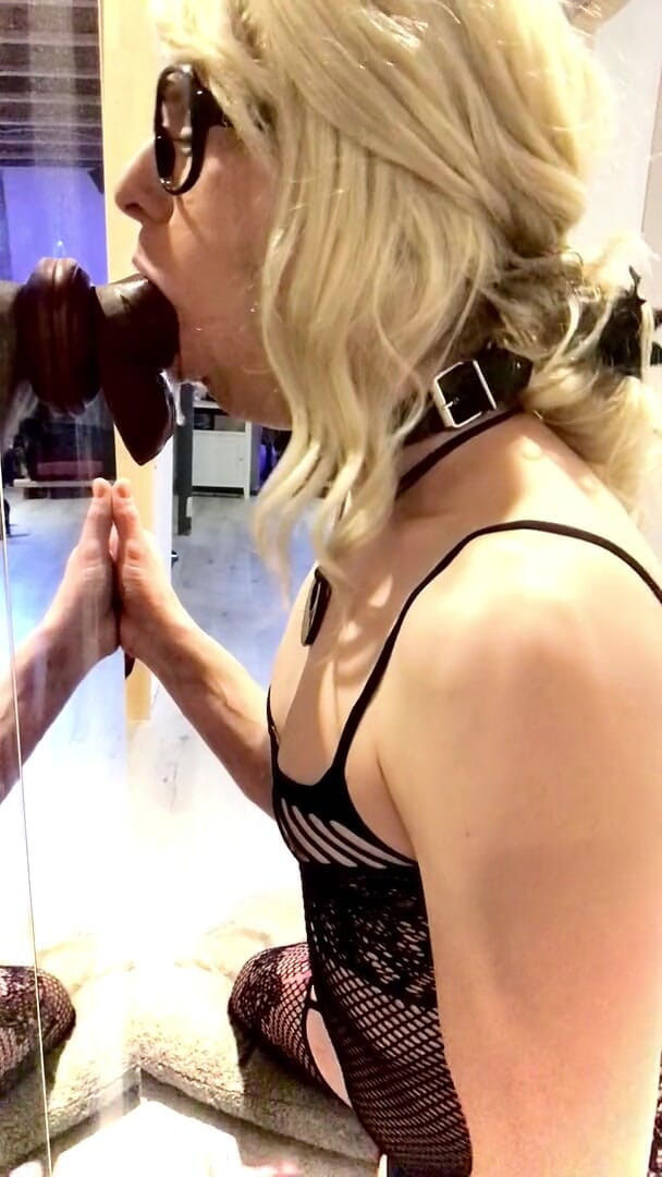 Sabrina Sissy: Sabrina phục tùng thổi kèn cu giả BBC