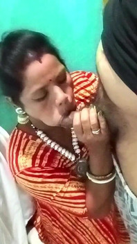 Indiancă drăguță și bhabi sexy face sex dur cu iubitul acasă