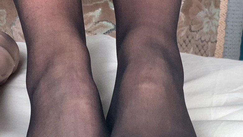 Mr MF: Signora piedi maturi mostra tutti i suoi amanti dei piedi...