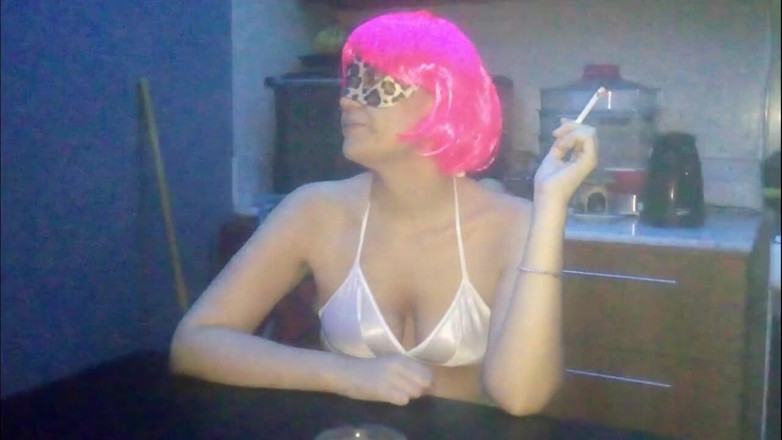 Sexoamateur: Fumantes cigarrettes