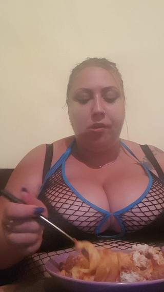 LoraBbw: 내 자지를 파스타/피디로 채우는 것