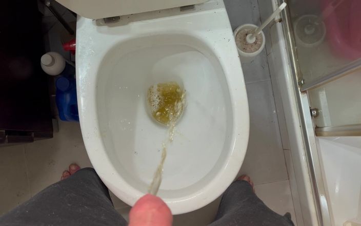 The newhere: Lái xe jerk và đi tiểu