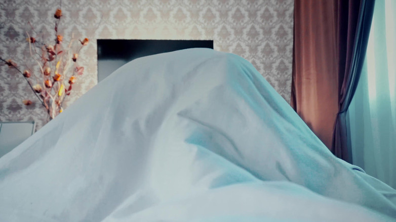 LuxuryMur: La sorellastra ha sorpreso quanto sa succhiare un cazzo