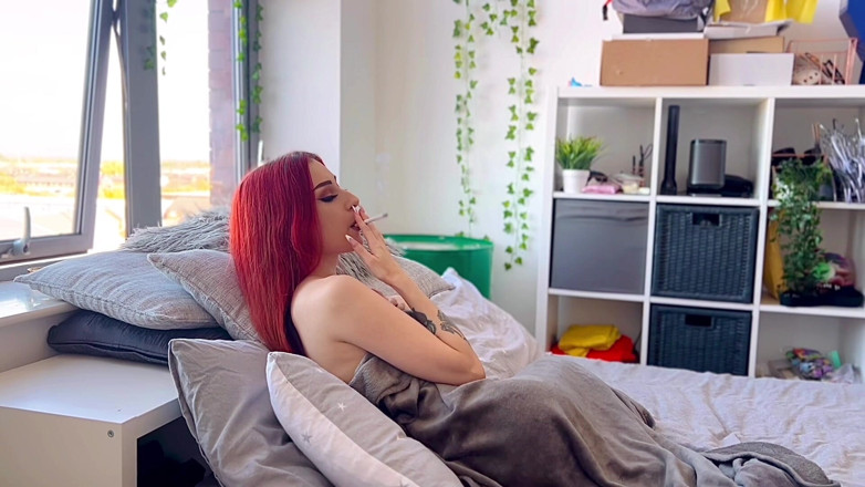 Gigi Rouge: Nagi poranny dym
