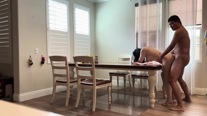 SquishMallow3328: Измена с женой друга на моем обеденном столе, когда ее муж за городом