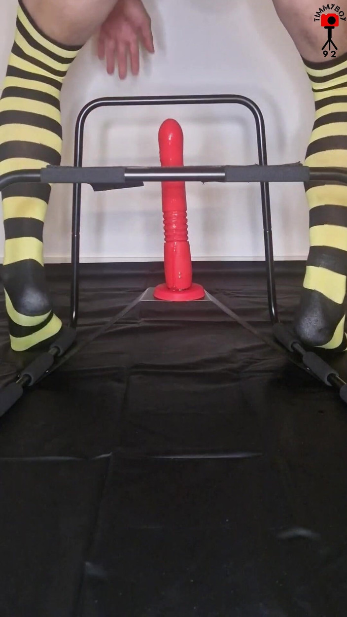 Timmyboy: 새로운 중력 리모컨이 딜도를 밀어 내는 것을 좋아해