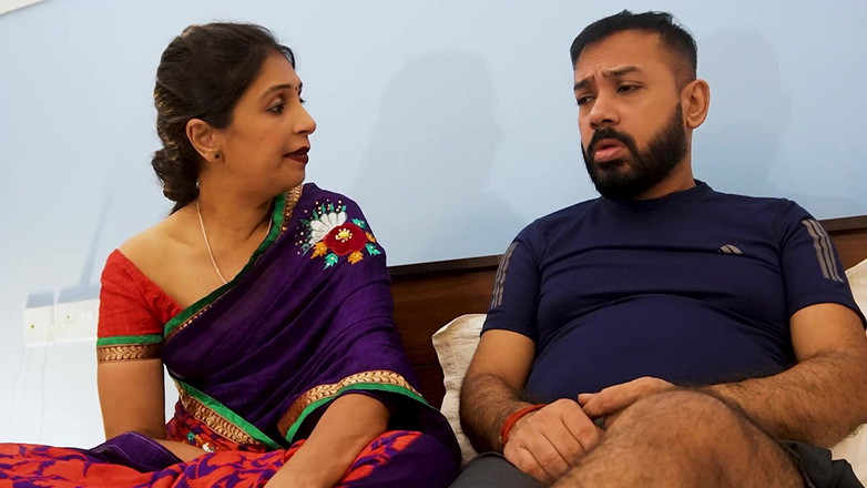 Xtramood: Desi-meisje vriendin bedriegt haar ex-boyfreind om hem te neuken, hardcore-seks