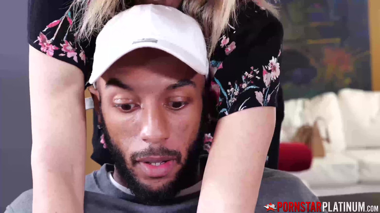 Pornstar Platinum: PORNSTARPLATINUM - Erica Lauren seduces John Long for interracial fuck