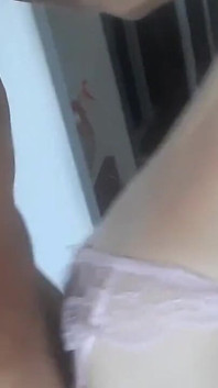 핑크색으로 섹시한 바비 모드의 아시아 인형