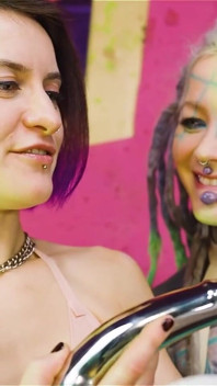 Anuskatzz ile çift metal dildo lezbiyen eğlencesi