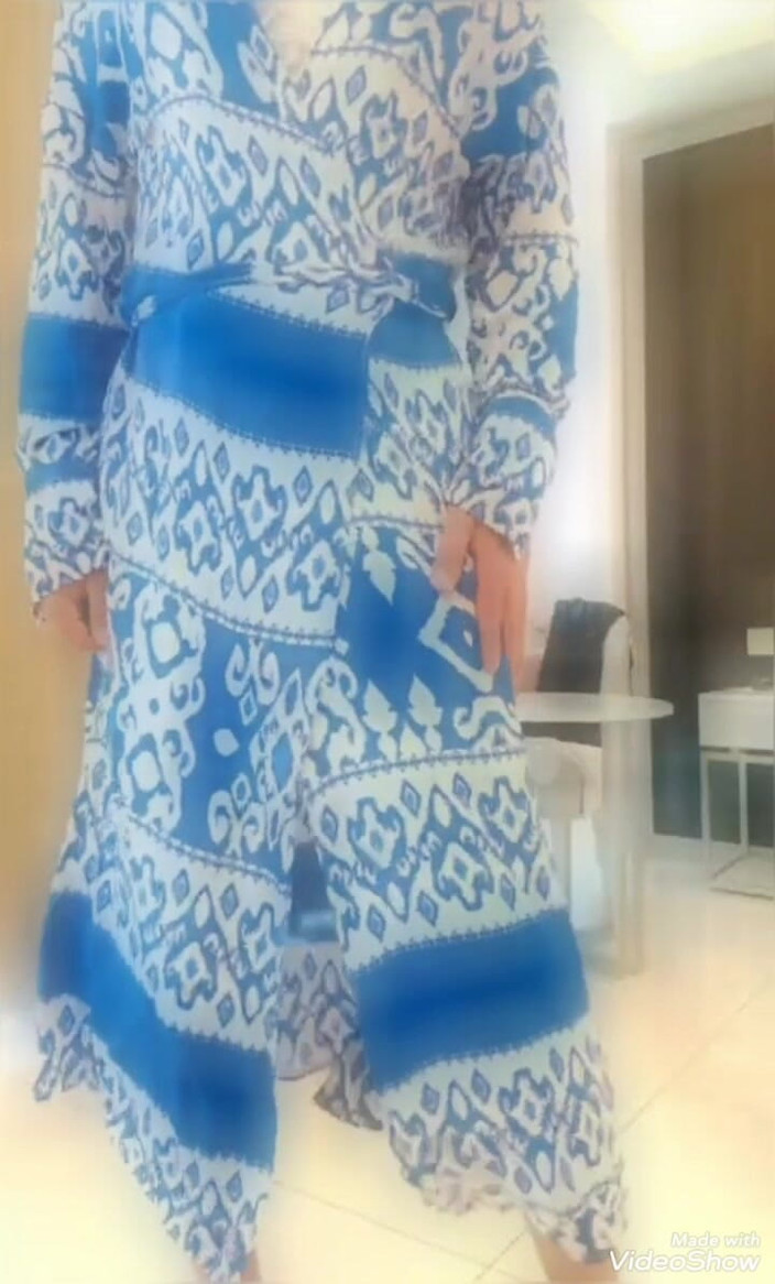 Lana Cross: Modrá a bílá