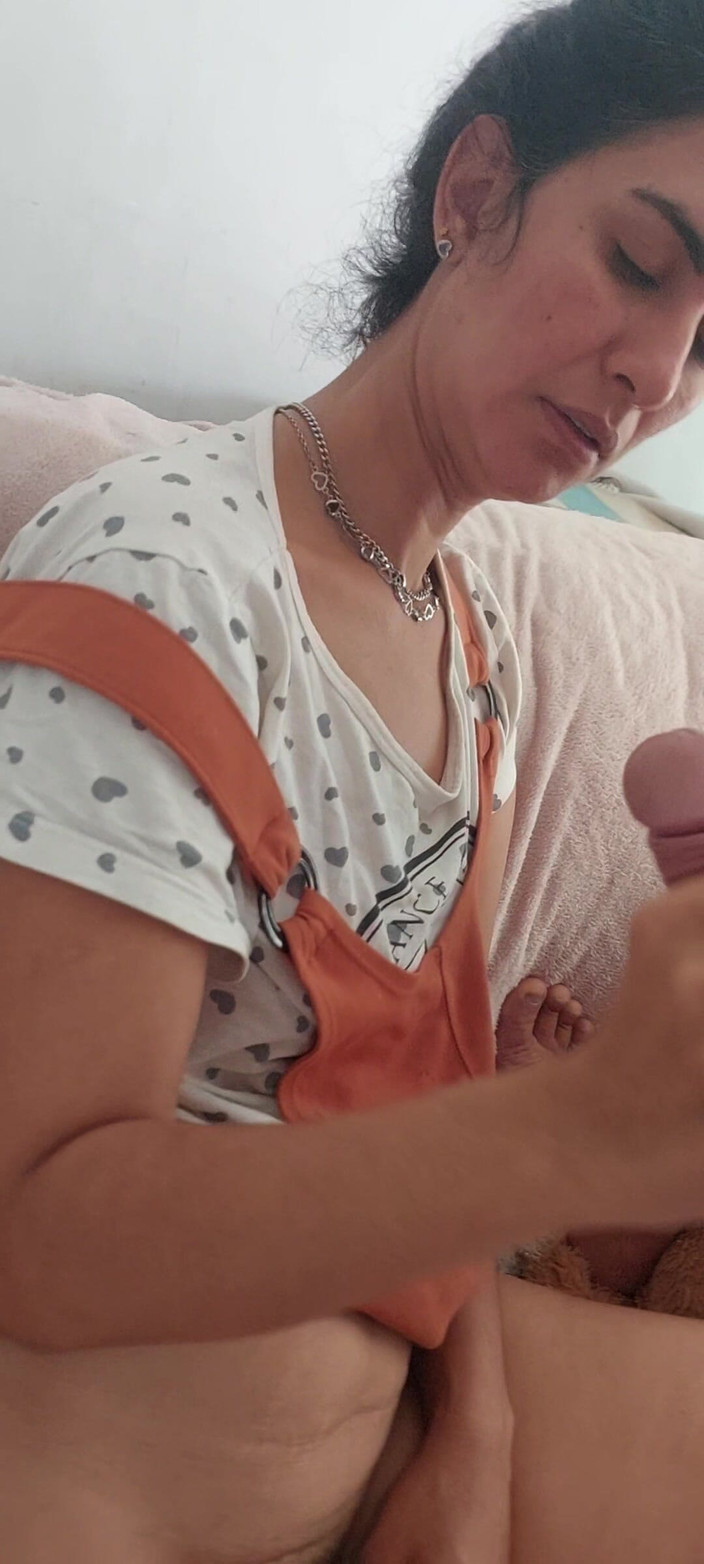 Renatinharj: Vanessinha为她做了早晨的口交，开启了愉快的一天