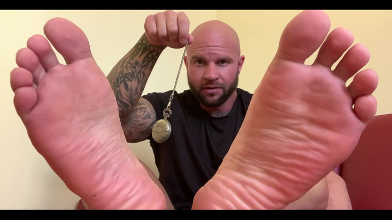 Jasons feet: ‪i Put My Feet up on Table Inches From Your...