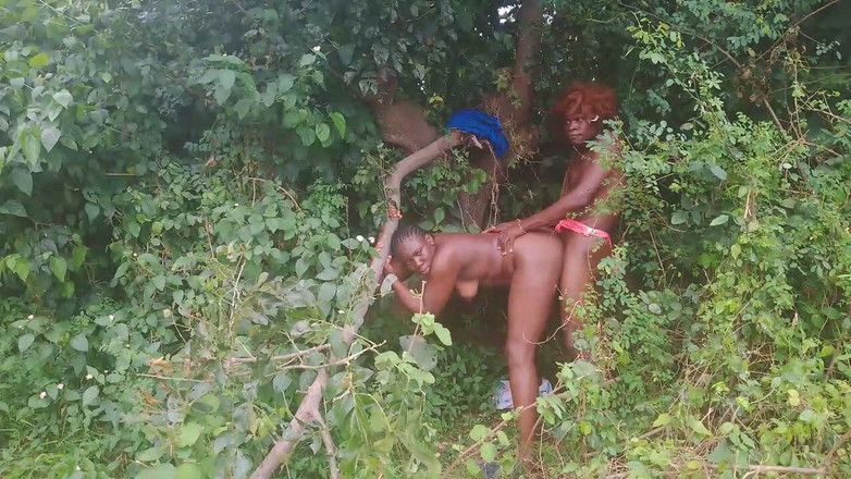 Sex naija 1: Chtěla mě ošukat, tak jsem ji vzal do ruky nedokončenou...