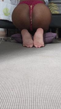 TS Domme Mat Duty POV: 벌거벗은 발바닥과 에로 보석 숭배로 무릎을 꿇고 후배위 숭배