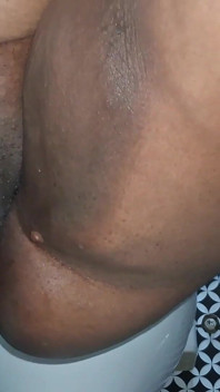 Membobol vaginanya