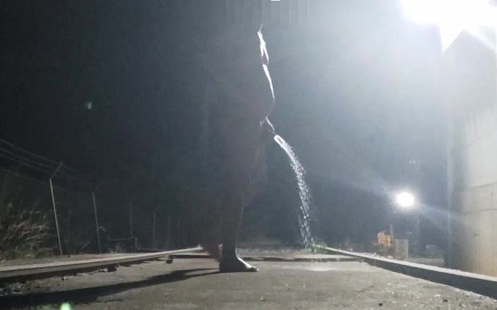 Morbosete000: Naked and Pissing on the Train Tracks