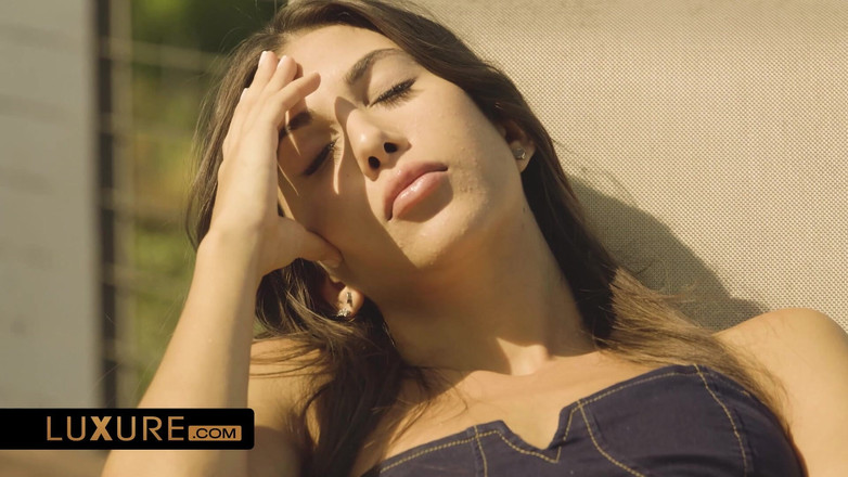 Luxure: アーニャで五感を覚醒させる