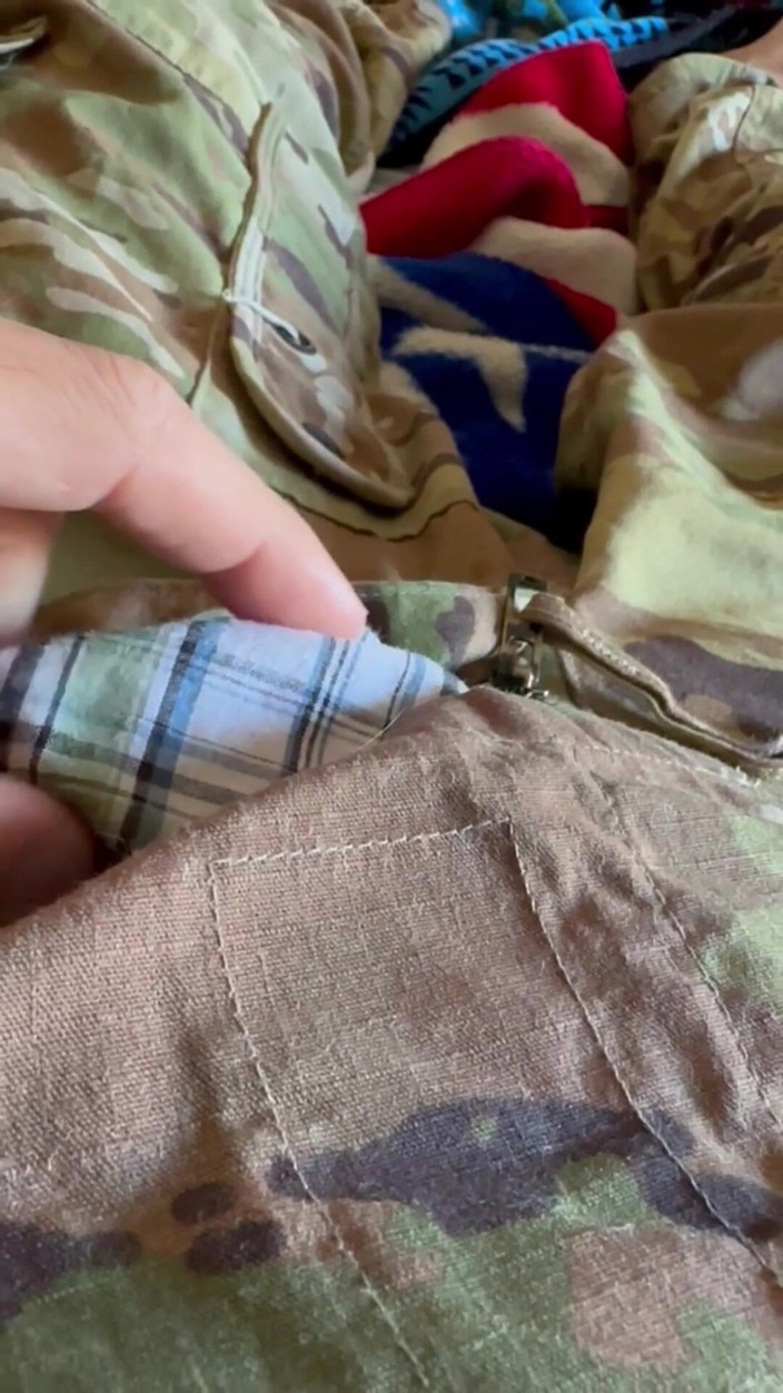 Gay Soldier Stuff: Soldado do Exército dos EUA se masturba em shorts boxer...
