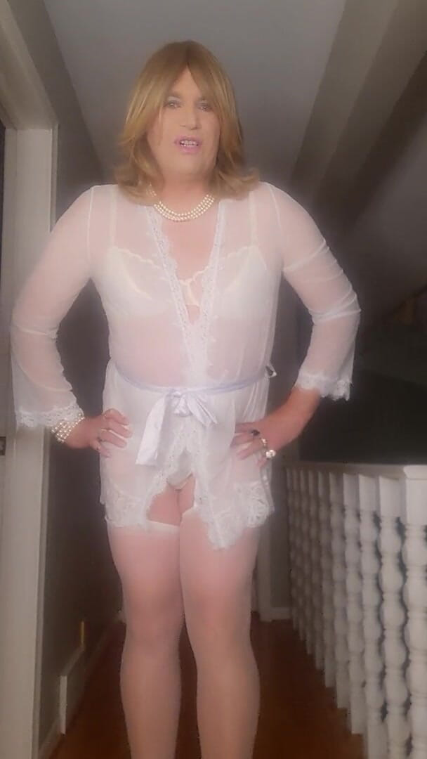 Victoria Lecherri: Can I be your secret sissy?
