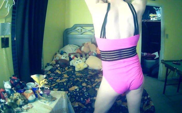 FoxieHikari: Foxxo striptease și se mulge în Swimsuit.mp4 roz