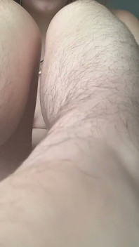 Ich verehre meinen haarigen körper und löcher