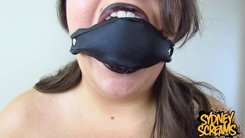 Sydney screams fetish: Roubíky sestřička Sydney Prosí - HD wmv