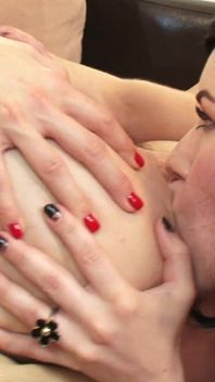 Two Brunett Lesbians Bring Blond MILF to Orgasm
