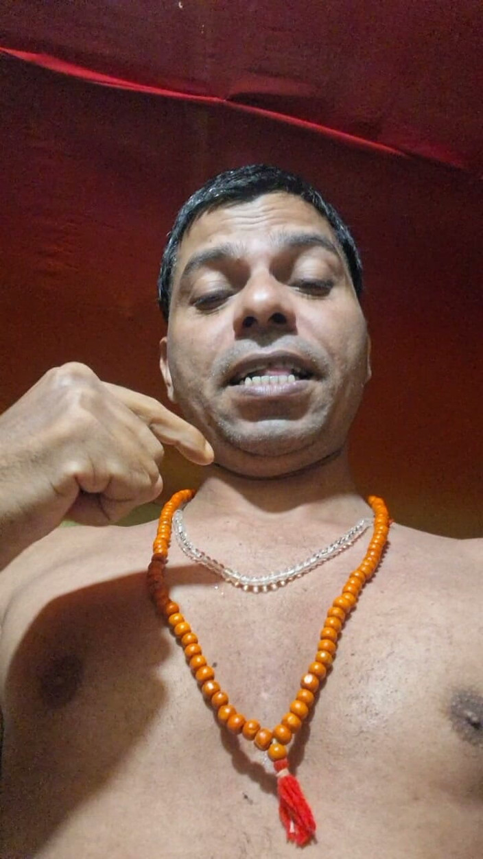 FantasticThampuran41: My Age 41 Iike White Beautiful Young Ladies for Hot Fun