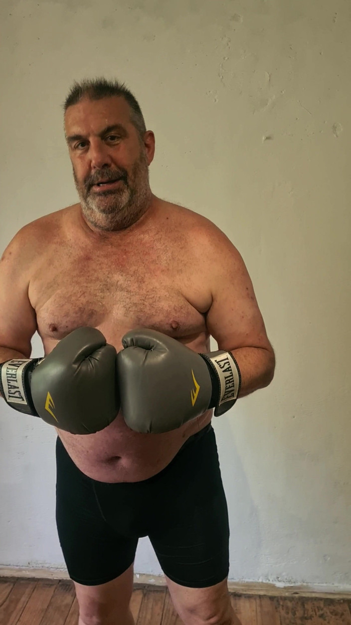 Punchbagplz: Vedere la persoana 1 beatdown boxer tatăl vitreg silver - ai crezut...