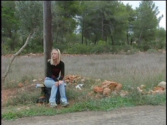 Lucky Cooch: Wunderschöne blonde schönheit sucht nach einer fahrt