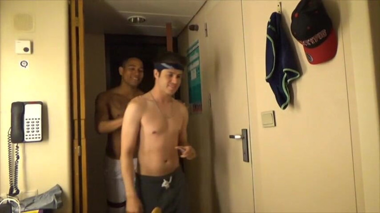 Gaybareback: Twink futută fără prezervativ de o pulă xxl latino mai în...
