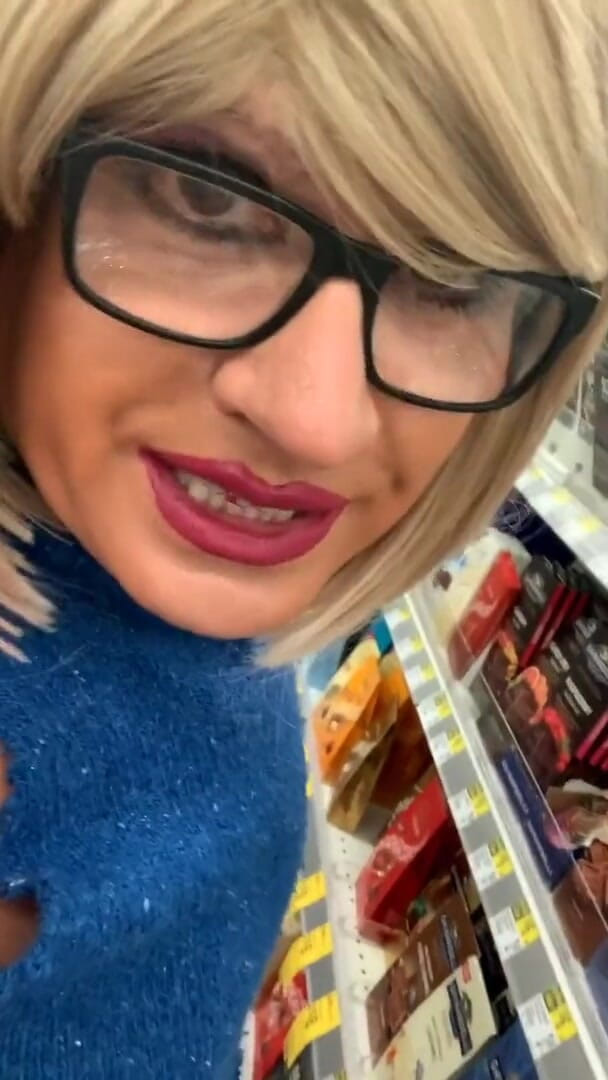 CindieLove: Walgreens, dauntaun, paagal randi bahin