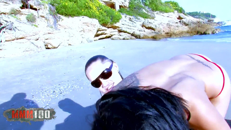 MMM100: Sex în trei pe o plajă cu Yesenia Rock și Jessica Bitch